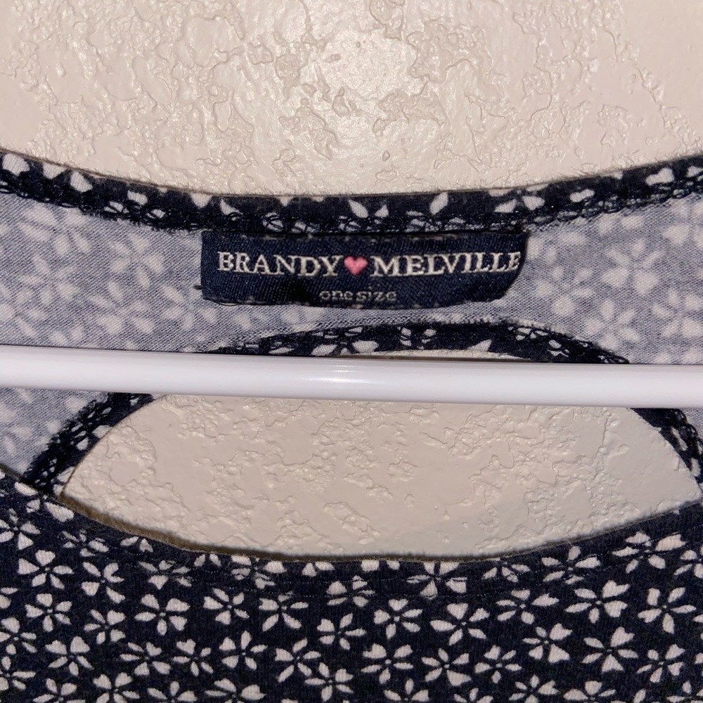 Brandy melville navy blue and white floral dress - Picture 4 of 4